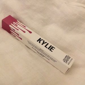 Kylie Lipstick Posie K